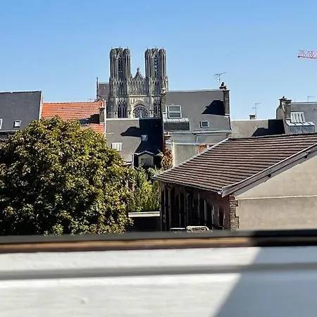 Le Cosy Marnais, Centre Ville, Vue Cathedrale Apartment