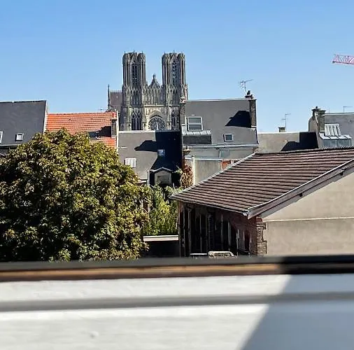 Le Cosy Marnais, Centre Ville, Vue Cathédrale Appartement