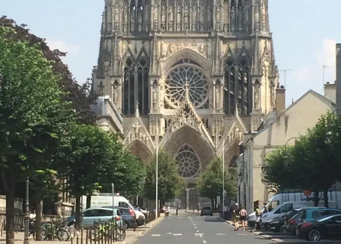 Le Cosy Marnais, Centre Ville, Vue Cathedrale